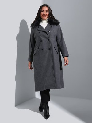 Antrasit Büyük Beden Kürk Detaylı Düğmeli Kaban