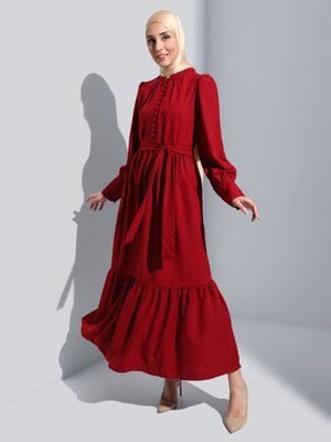 Vişne Brit Detaylı Kuşaklı Elbise