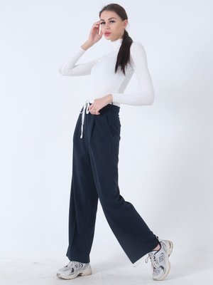 Lacivert Yan Tek Pile Detaylı Pantolon Lacivert Yan Tek Pile Detaylı Pantolon