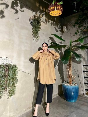 Oversize Vizon Taş Detaylı Mika Gömlek Oversize Vizon Taş Detaylı Mika Gömlek
