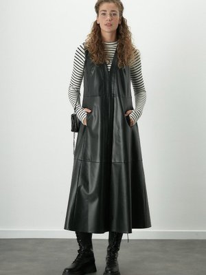 Deri Jile Siyah Deri Jile Siyah