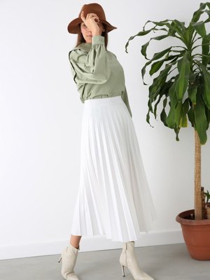 Kopya Beyaz Deri Görünümlü Piliseli Etek Kopya Beyaz Deri Görünümlü Piliseli Etek