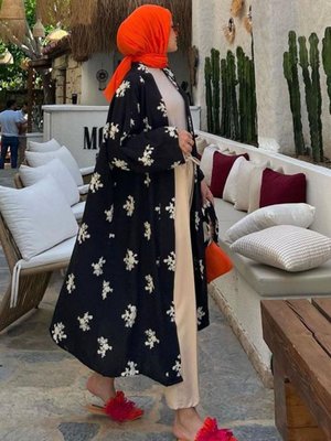 Siyah Etnik Desen İşlemeli Kimono
