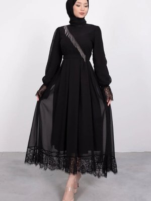 Dantel Detaylı Asimetrik Abiye Elbise