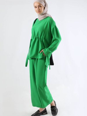 Bağlamalı Büzgü Detaylı Takım Yeşil Bağlamalı Büzgü Detaylı Takım Yeşil
