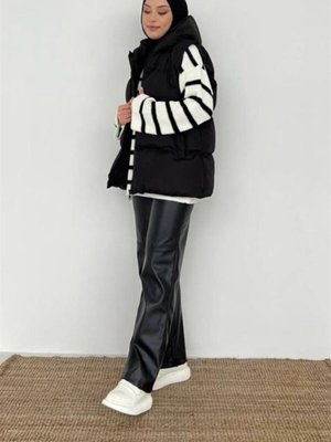 Kadın Çift Cepli Göğüs Fermuar Detaylı Standart Beden Şişme Yelek Kadın Çift Cepli Göğüs Fermuar Detaylı Standart Beden Şişme Yelek