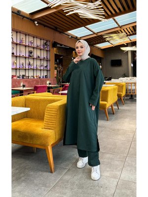 O Yaka Yırtmançlı Uzun Geniş Rahat Tunik Pantolon Sade Basic Spor Takımı Nefti O Yaka Yırtmançlı Uzun Geniş Rahat Tunik Pantolon Sade Basic Spor Takımı Nefti