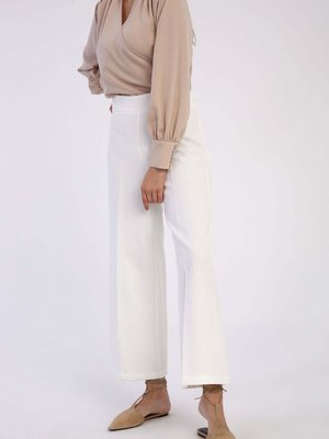 Beyaz Ütü Izli Bol Paça Pantolon