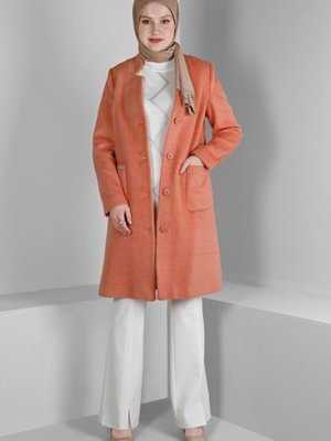 Tüylü Düğmeli Cep Detaylı Kaban