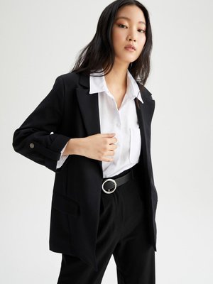 Regular Fit Kol Katlama Detaylı Blazer Ceket