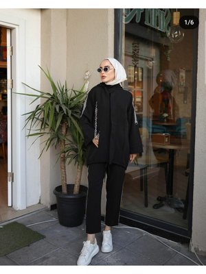 Zincir Detaylı Eşofman Takımı