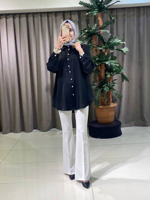 Kopya Jakarlı Düğmesi Taşlı Gömlek