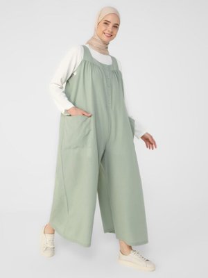 Kalın Askılı Düğme Ve Cep Detaylı Salaş Tulum Antik Yeşil Kalın Askılı Düğme Ve Cep Detaylı Salaş Tulum Antik Yeşil