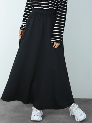 Siyah Scuba Kloş Etek