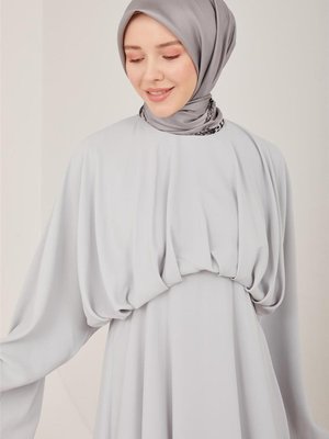 Belinden Dökümlü Şık Elbise Gümüş