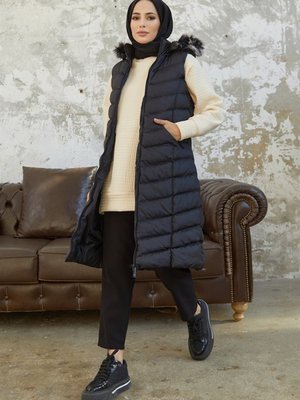 V Dilimli Şişme Yelek Siyah