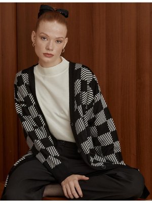 Damalı Triko Hırka Siyah Damalı Triko Hırka Siyah