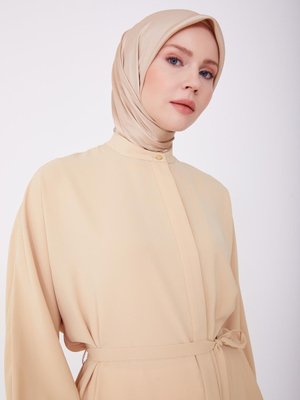 Kolu Kesiksiz Ve Kuşaklı Gömlek Bej