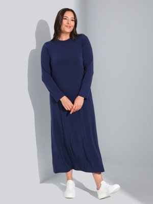 Lacivert Bisiklet Yaka Örme Büyük Beden Elbise Lacivert Bisiklet Yaka Örme Büyük Beden Elbise