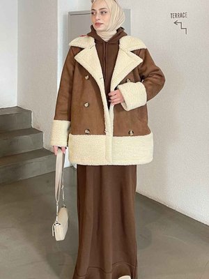 Önü Boydan Düğmeli Mont