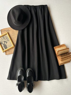 Siyah Kaşe Kloş Etek Siyah Kaşe Kloş Etek