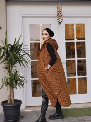 Kapüşonlu Yırtmaç Detaylı Uzun Dolum Yelek