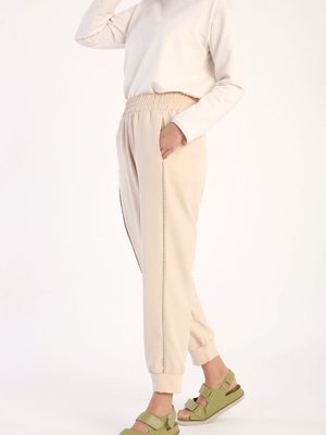 Bej Biye Detaylı Jogger Pantolon
