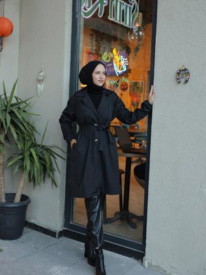 Kolu Lastik Detaylı Trenç Siyah Kolu Lastik Detaylı Trenç Siyah
