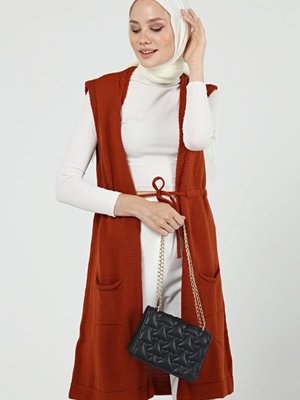 Bağcıklı Çift Cepli Triko Kolsuz Kiremit Yelek Bağcıklı Çift Cepli Triko Kolsuz Kiremit Yelek
