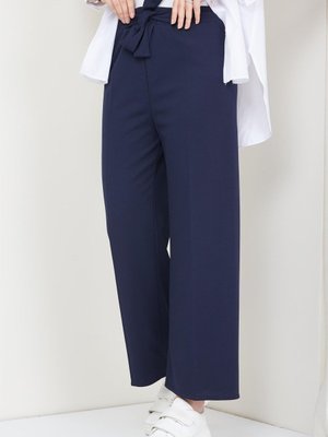 Kuşaklı Bol Paça Kumaş Pantolon Lacivert Kuşaklı Bol Paça Kumaş Pantolon Lacivert