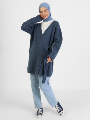 Önü Bağlama Detaylı Triko Hırka Derin Mavi Önü Bağlama Detaylı Triko Hırka Derin Mavi