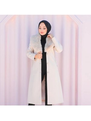 Yakası Kürklü Kaşe Kaban