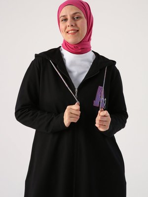 Siyah Büyük Beden Aplike Nakışlı Kapüşonlu Hırka Siyah Büyük Beden Aplike Nakışlı Kapüşonlu Hırka