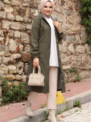 Kapüşonlu Cepli İçi Çizgi Desenli Trençkot