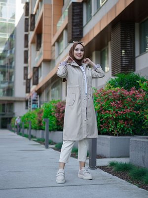 Bej Kapüşonlu Fermuarlı Trençkot