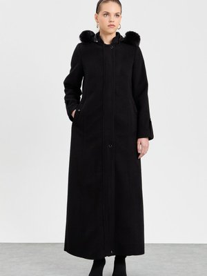 Kürklü Kapüşonlu Kaşe Manto Siyah