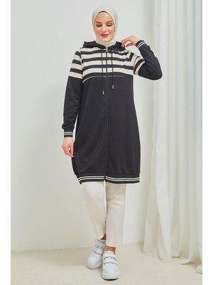 Siyah Çizgi Detaylı Kısa Kap Siyah Çizgi Detaylı Kısa Kap