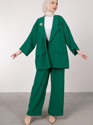 Oversize Kesim Broş Detaylı Takım Oversize Kesim Broş Detaylı Takım
