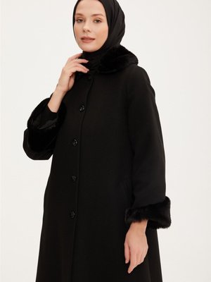 Önü Düğmeli Kürklü Kaban Siyah
