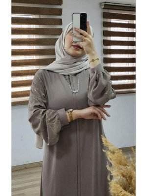 Yeni Sezonlu Kadın Yazlık Ferace Kollar Reglan Ve İşlemeli Model Yeni Sezonlu Kadın Yazlık Ferace Kollar Reglan Ve İşlemeli Model