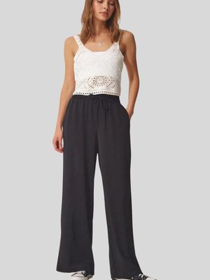 Siyah Geniş Paça Ayrobin Pantolon Siyah Geniş Paça Ayrobin Pantolon