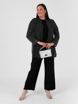 Siyah Büyük Beden Tül Detaylı Tunik