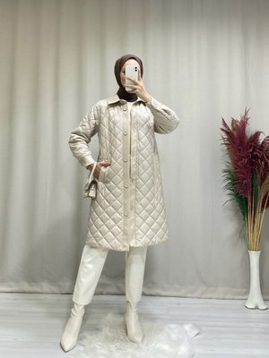 Bej Rengi Kapitone Detaylı Kap