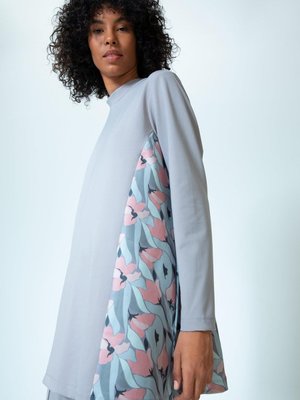 Regular Fit Yarım Balıkçı Yaka Baskılı Uzun Kollu Tunik