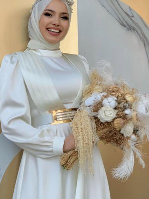 Ekru Kemerli Drape Detaylı Saten Abiye Elbise T