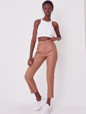 Taba Kemerli Kumaş Pantolon