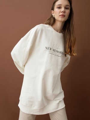 Oversize Fit Bisiklet Yaka Slogan Baskılı Sweatshirt Tunik