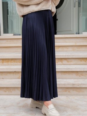 Deri Görünümlü Beli Lastikli Uzun Piliseli Etek Lacivert Deri Görünümlü Beli Lastikli Uzun Piliseli Etek Lacivert