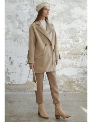 Bej Kolu Apolet Detay Kaşe Kaban