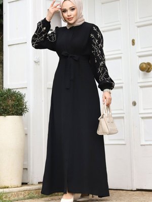 Büyük Beden Kolu Nakış İşlemeli Ferace Siyah Büyük Beden Kolu Nakış İşlemeli Ferace Siyah